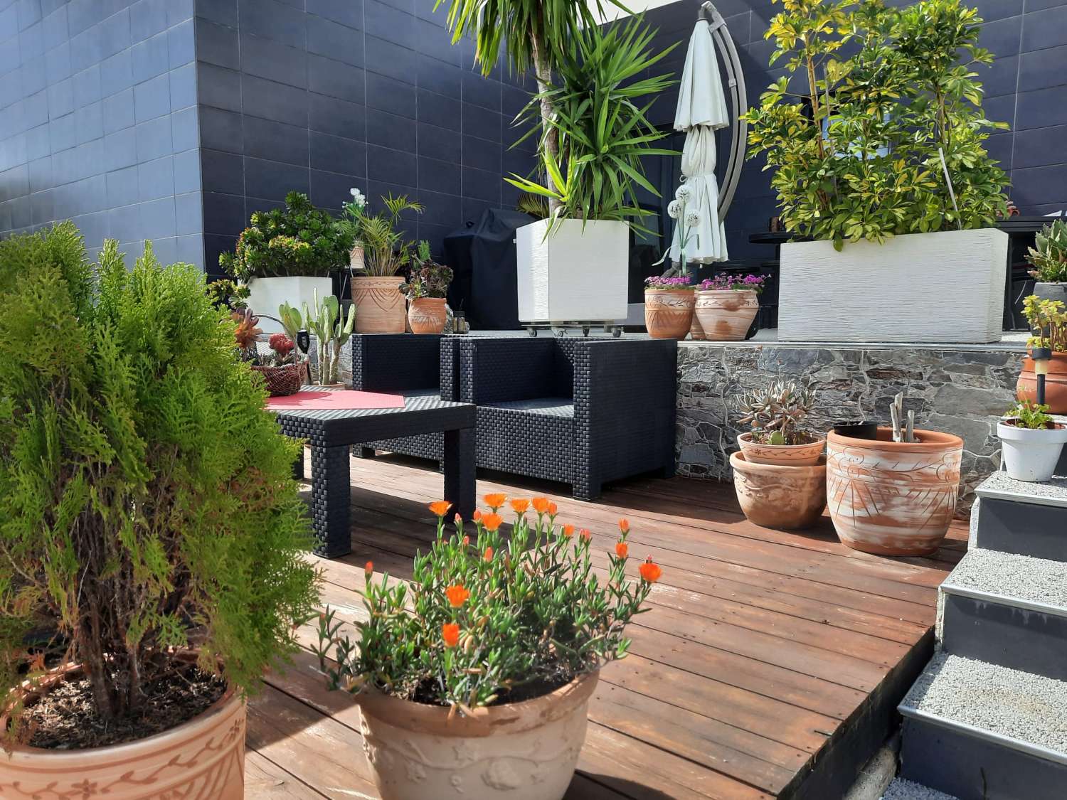 Nowoczesny dom w pobliżu centrum handlowego La Fuente