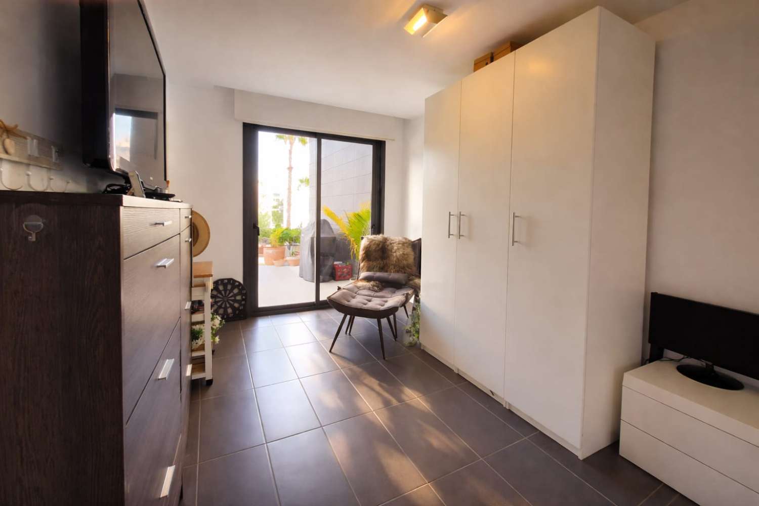 Nowoczesny dom w pobliżu centrum handlowego La Fuente