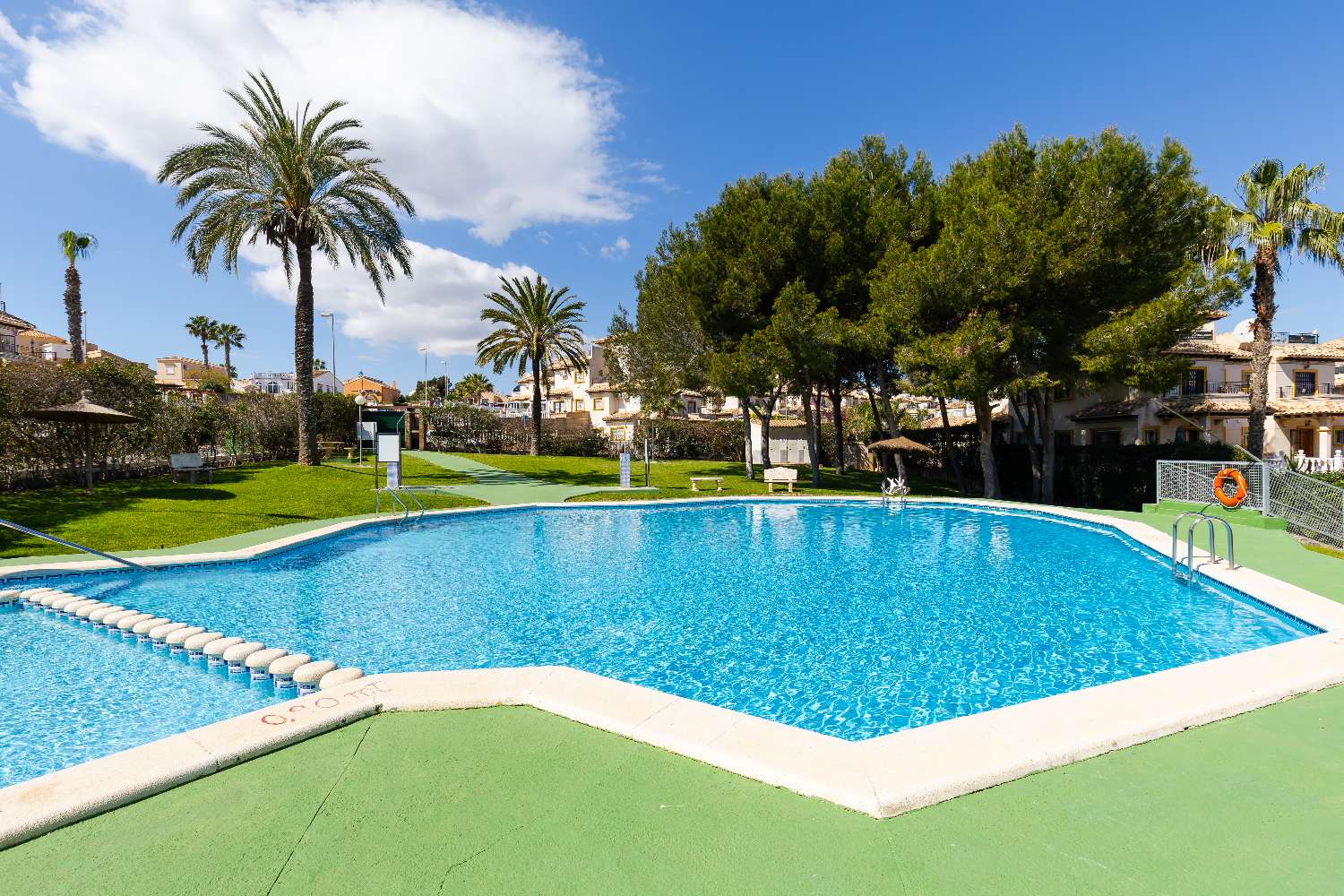 renovated apartment in Pinada Golf II – Villamartín