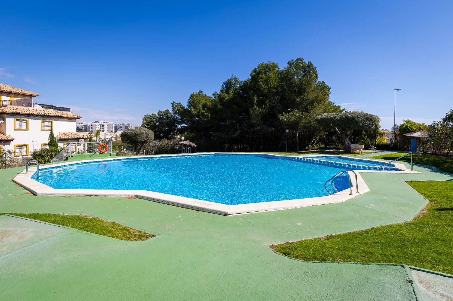 renovated apartment in Pinada Golf II – Villamartín