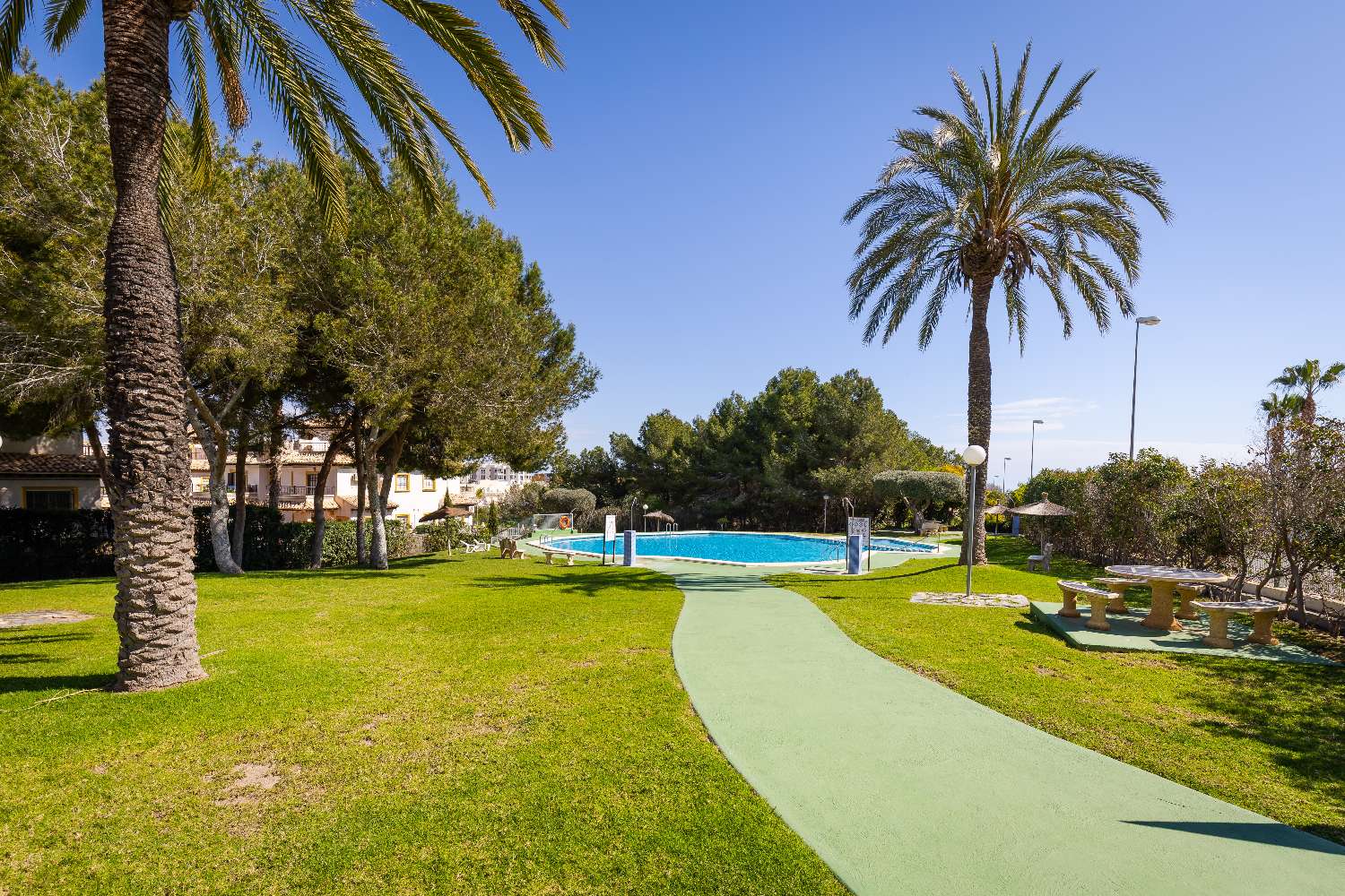 renovated apartment in Pinada Golf II – Villamartín
