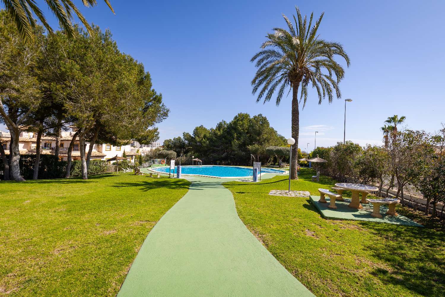 renovated apartment in Pinada Golf II – Villamartín