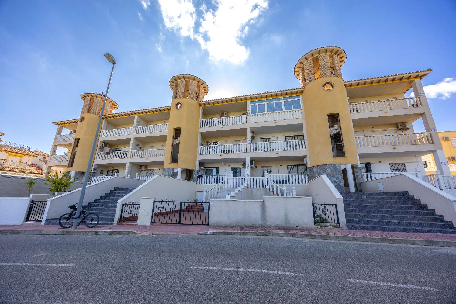 renovated apartment in Pinada Golf II – Villamartín