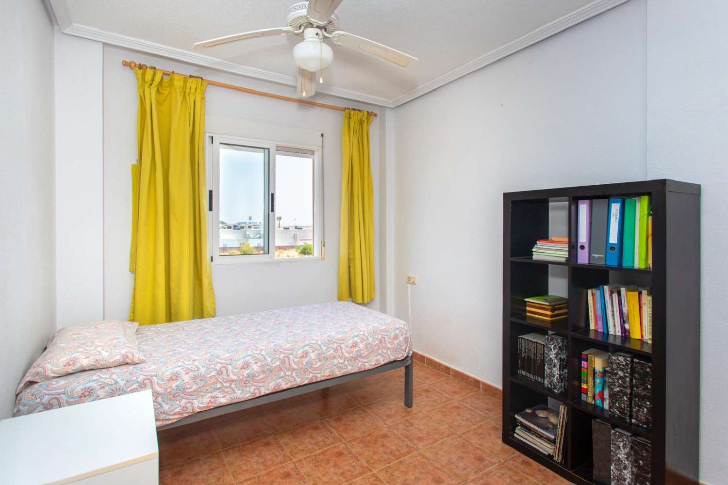 Top floor bungalow with terrace, garden and communal pool