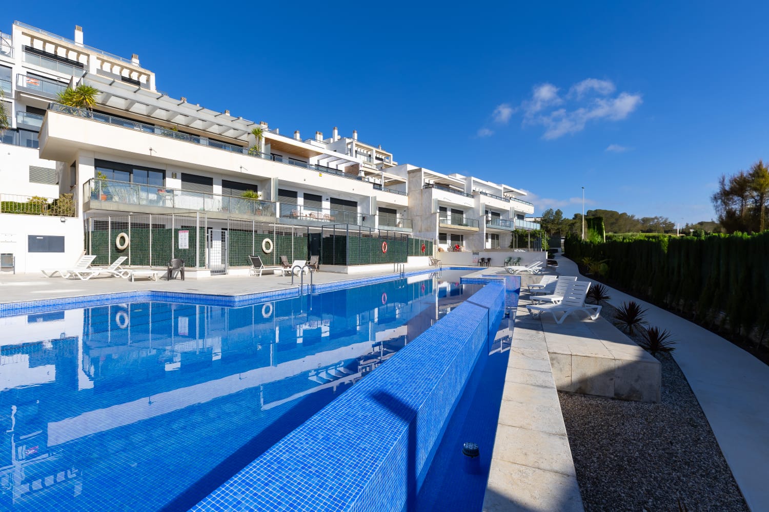 Campoamor Hills, 3-bedroom apartment with communal pool,