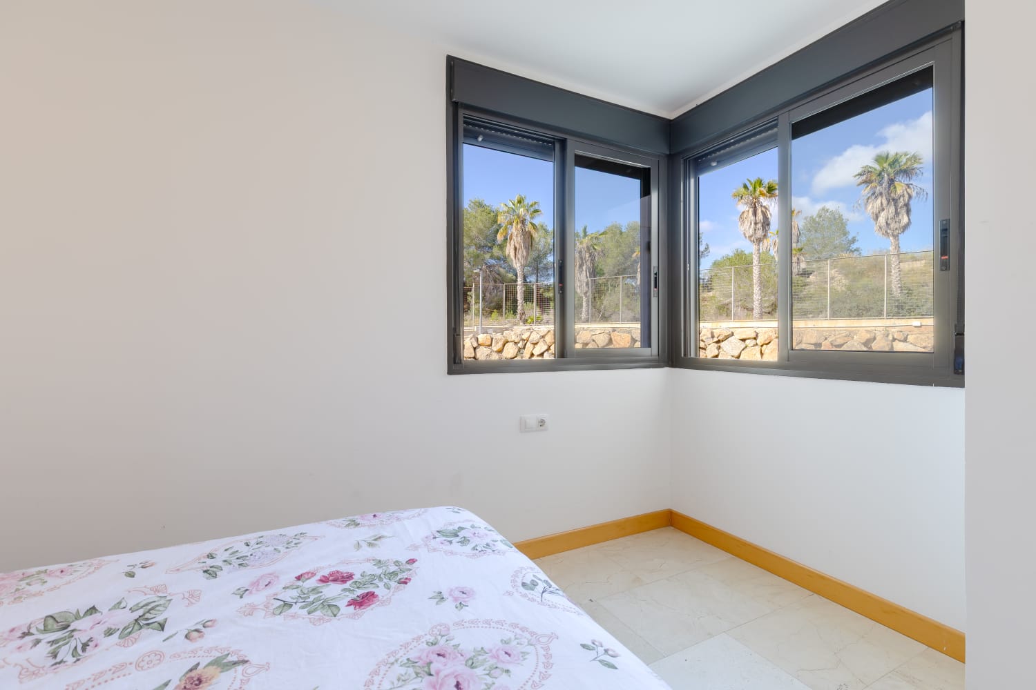 Campoamor Hills, 3-bedroom apartment with communal pool,
