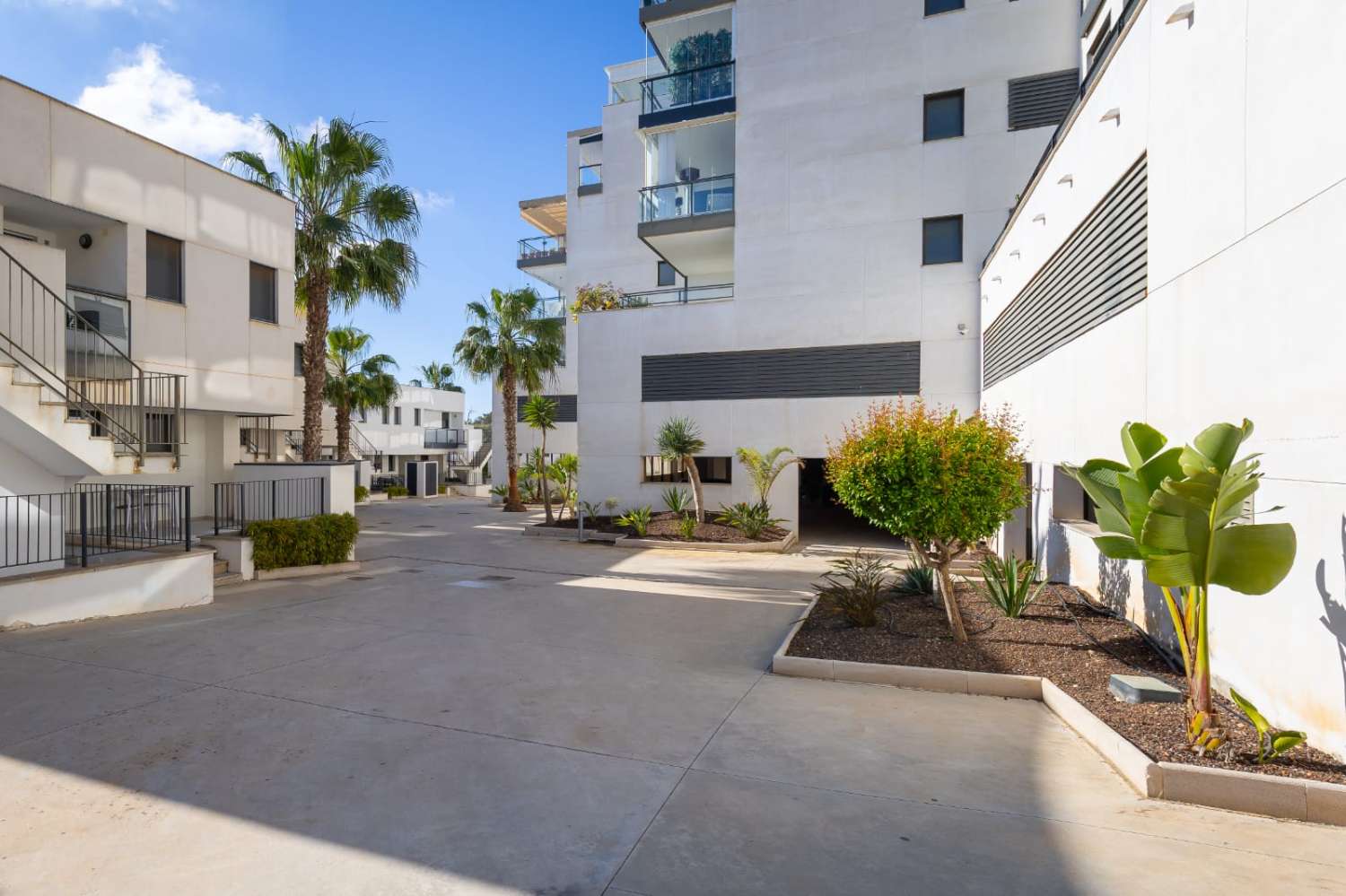 Campoamor Hills, 3-bedroom apartment with communal pool,