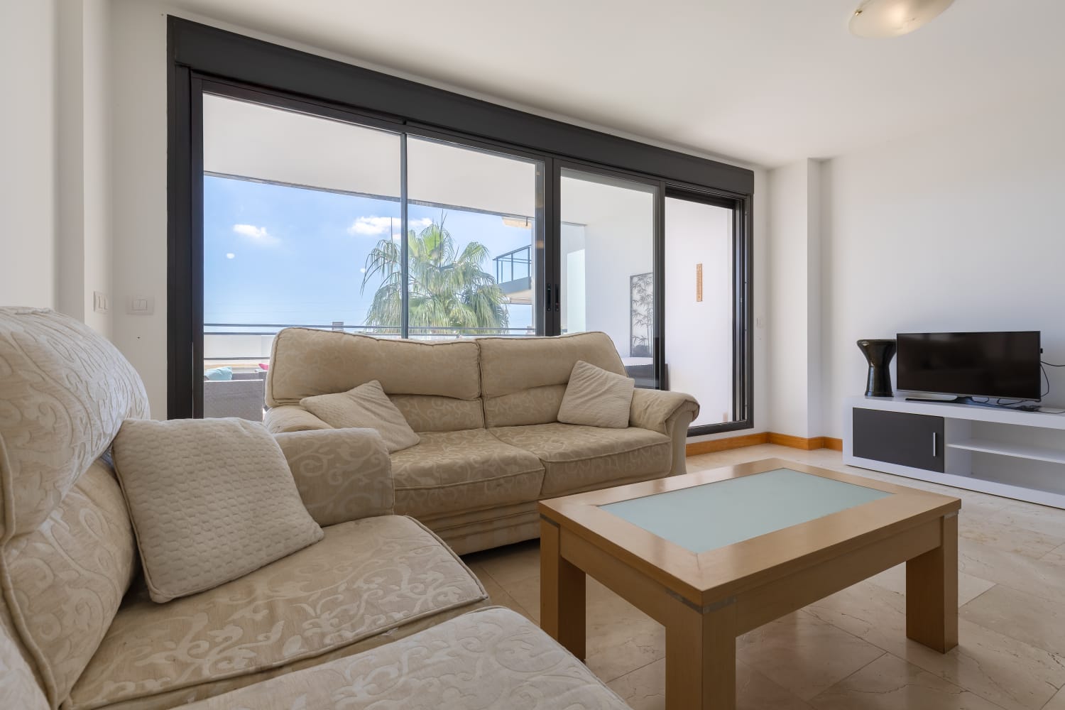 Campoamor Hills, 3-bedroom apartment with communal pool,