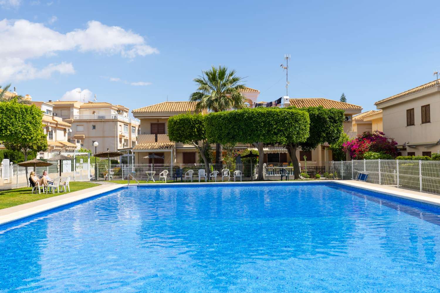 La Zenia bungalow with communal pool