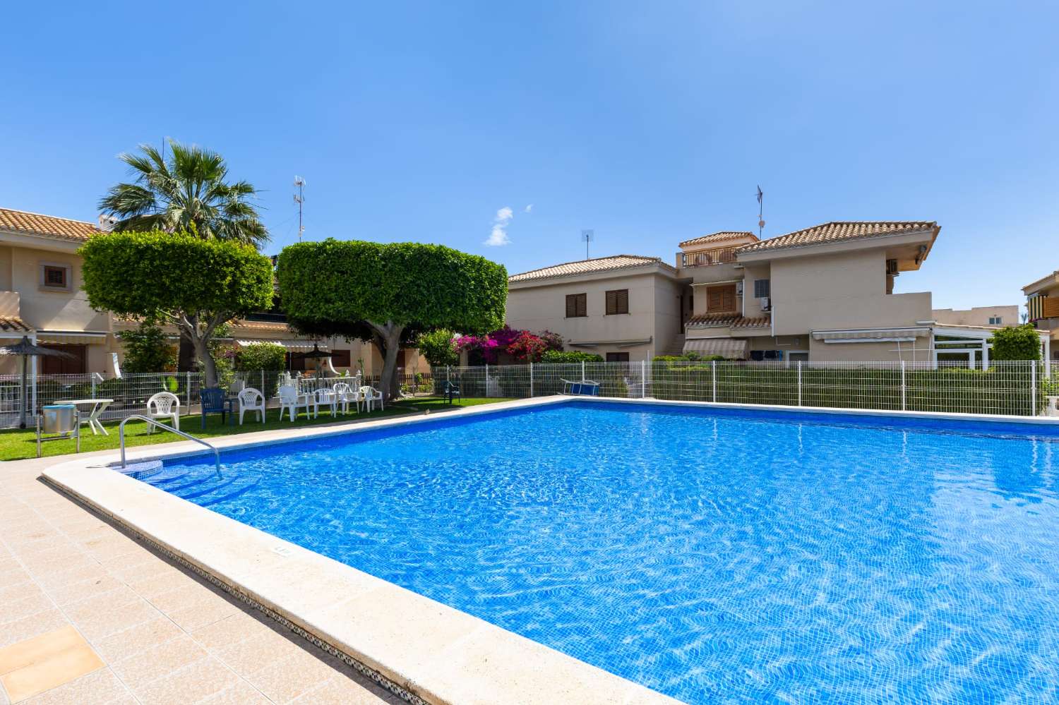 La Zenia bungalow with communal pool