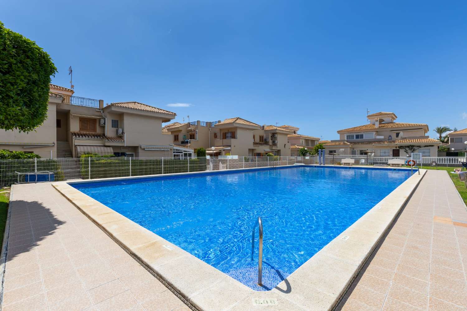 La Zenia bungalow with communal pool