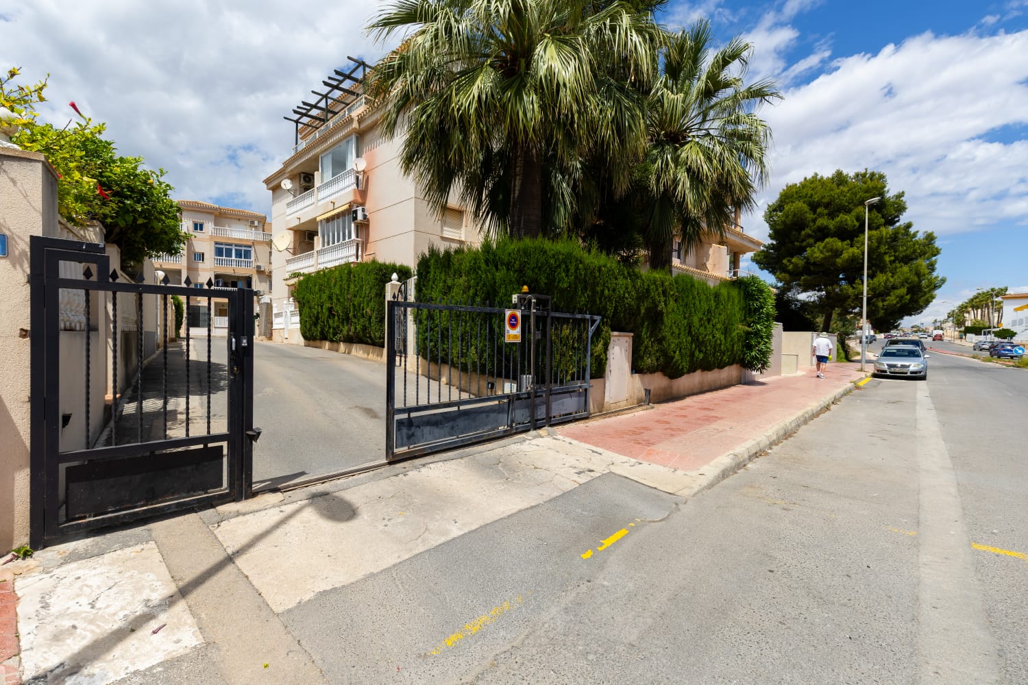 La Zenia bungalow with communal pool