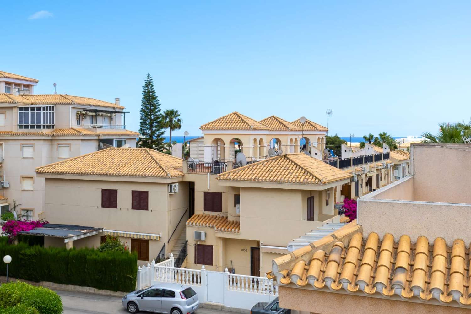 La Zenia bungalow with communal pool
