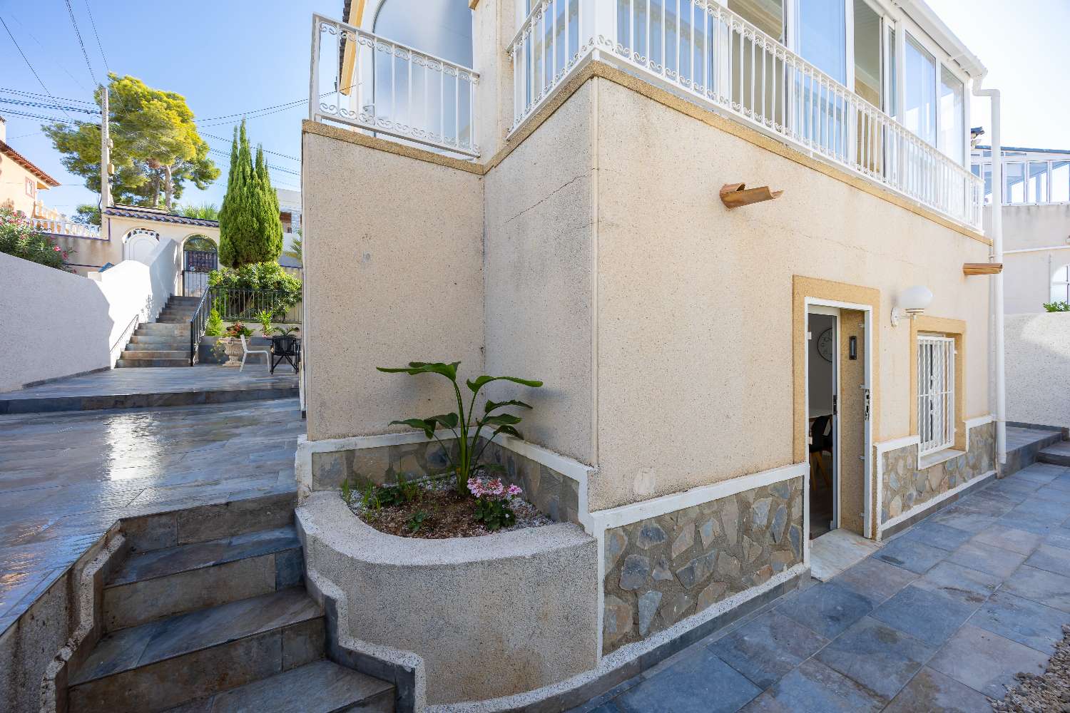 Detached villa with separate apartment – El Galán, Villamartín