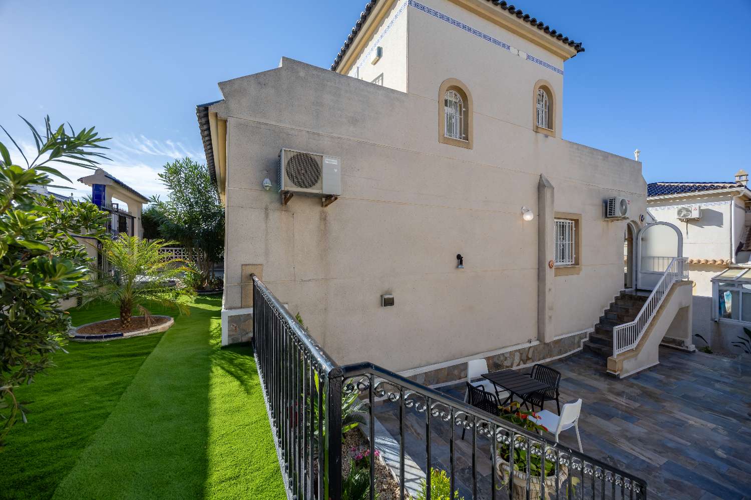 Detached villa with separate apartment – El Galán, Villamartín