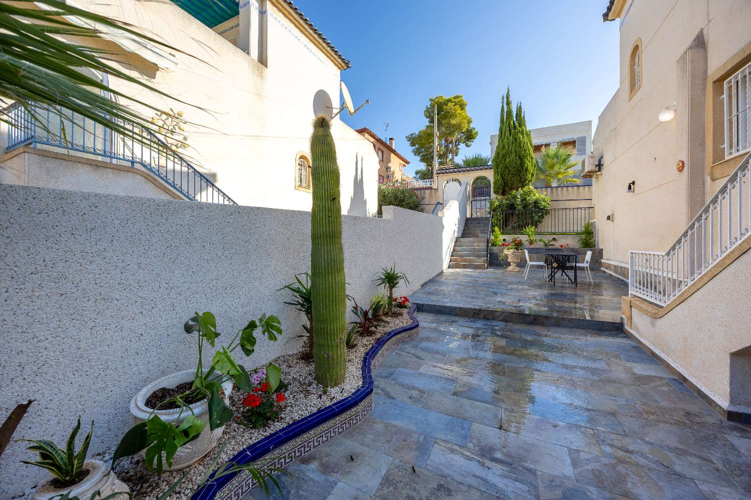 Detached villa with separate apartment – El Galán, Villamartín