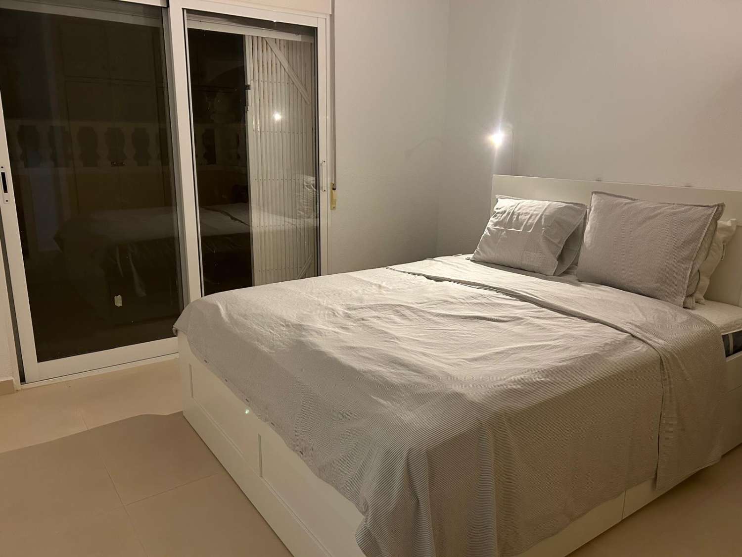 Grande villa individuelle entièrement rénovée à Villamartin.