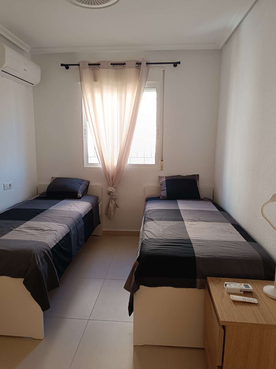 Grande villa individuelle entièrement rénovée à Villamartin.