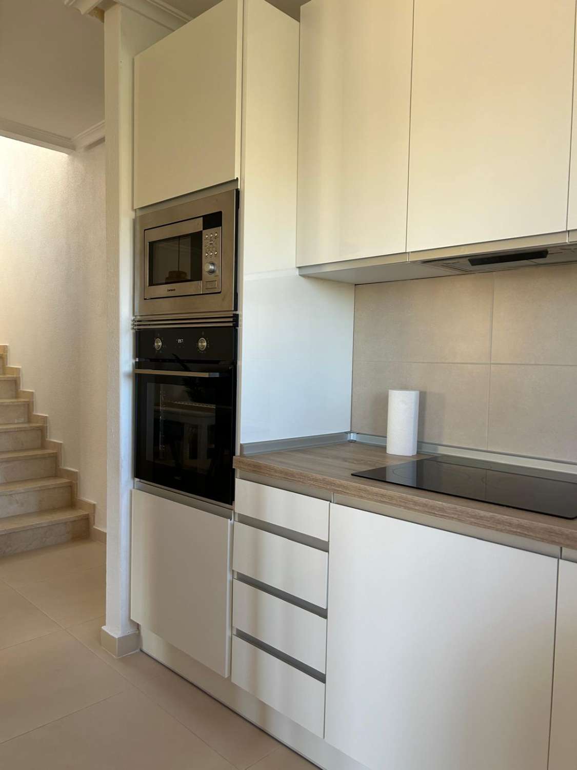 Grande villa individuelle entièrement rénovée à Villamartin.
