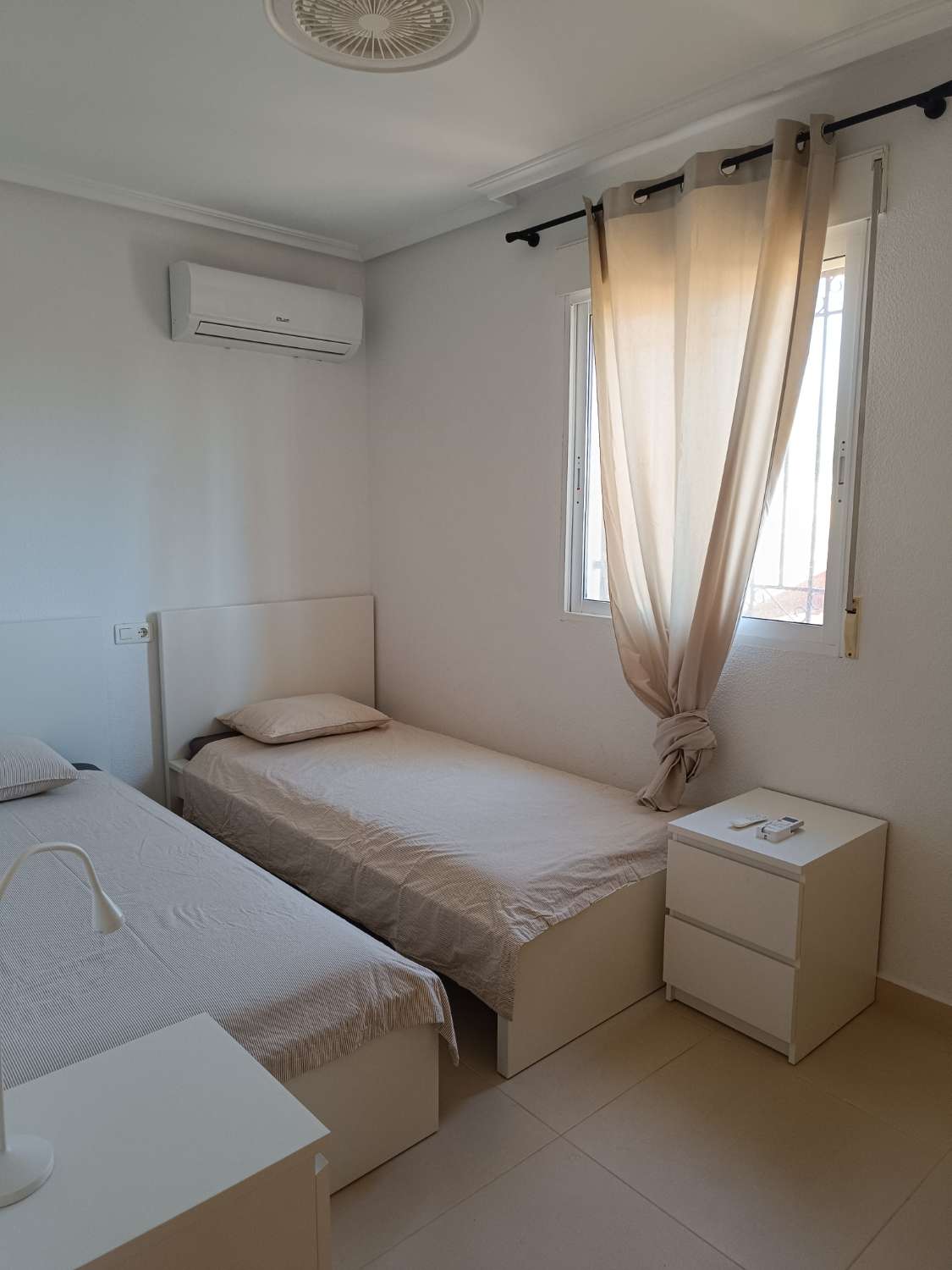 Grande villa individuelle entièrement rénovée à Villamartin.