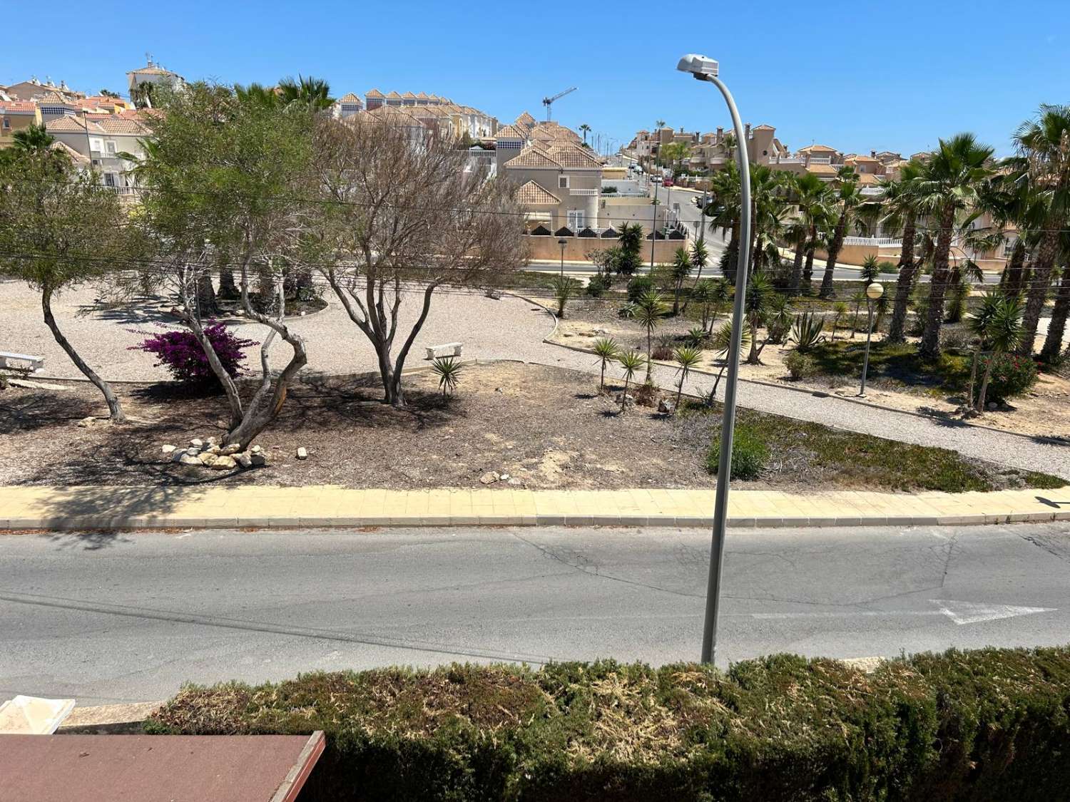 Grande villa individuelle entièrement rénovée à Villamartin.