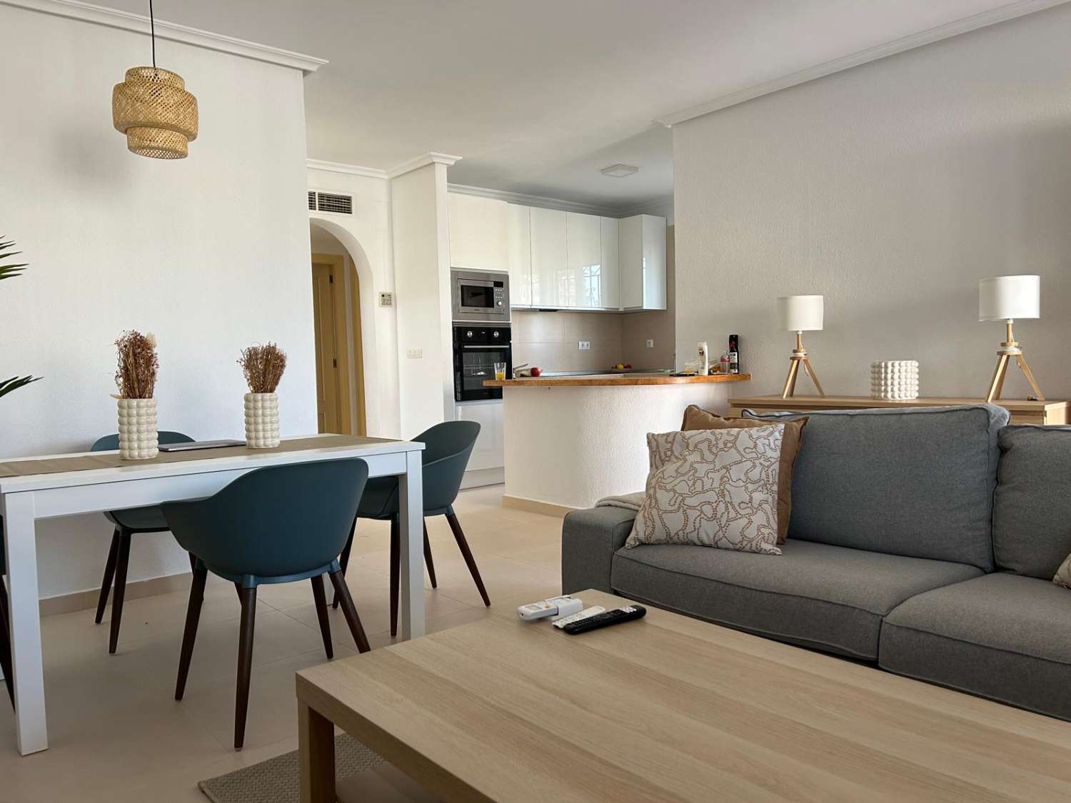 Grande villa individuelle entièrement rénovée à Villamartin.