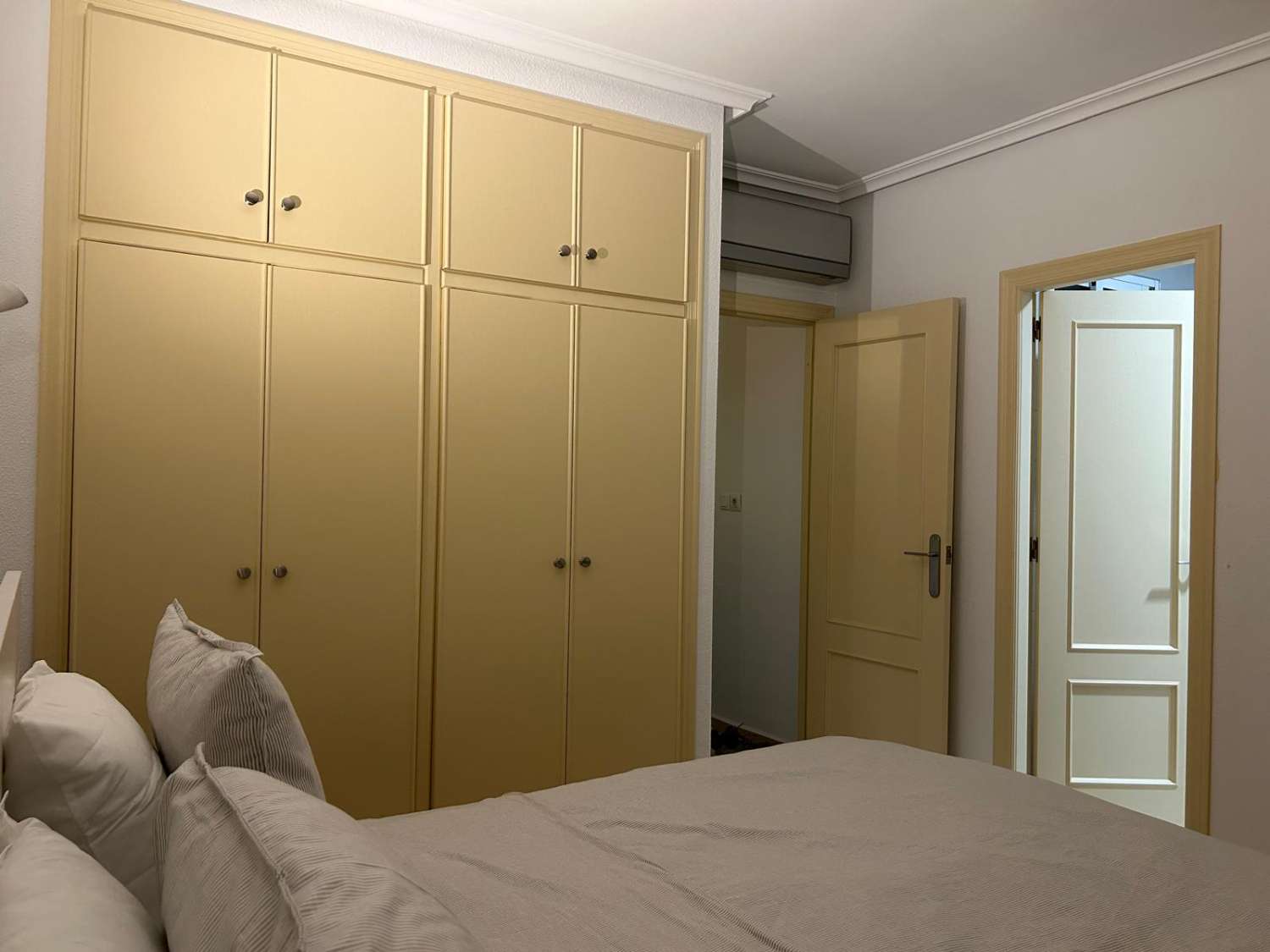 Grande villa individuelle entièrement rénovée à Villamartin.