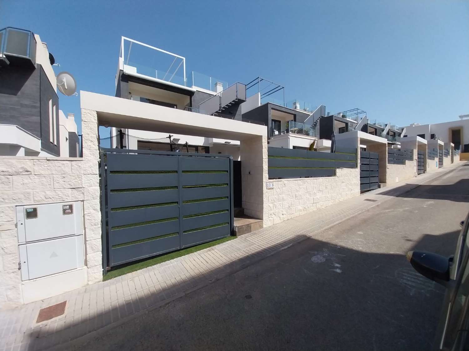 Villa moderne de 6 chambres avec piscine privée à Playa Flamenca/Villamartin.