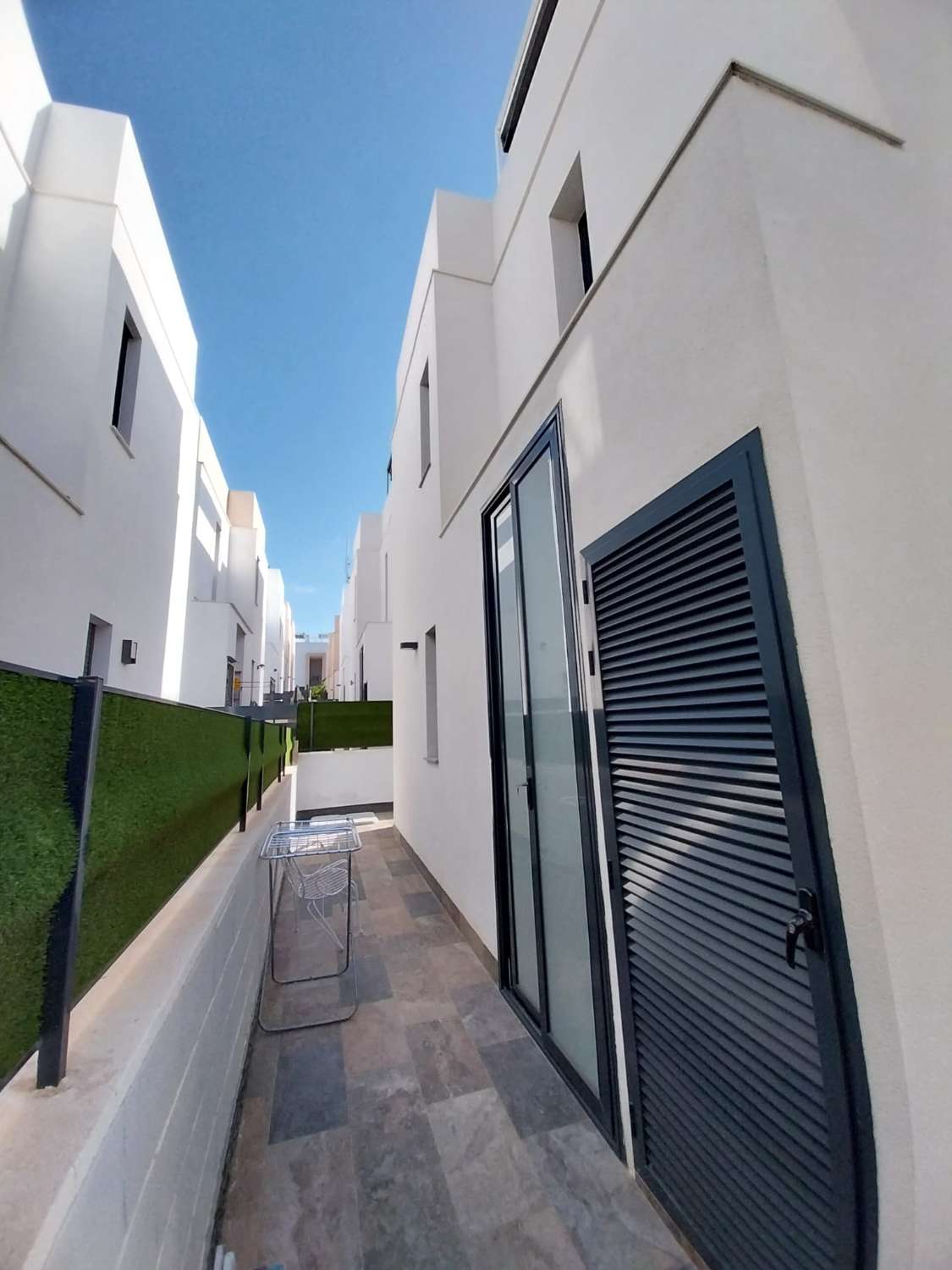 Villa moderne de 6 chambres avec piscine privée à Playa Flamenca/Villamartin.