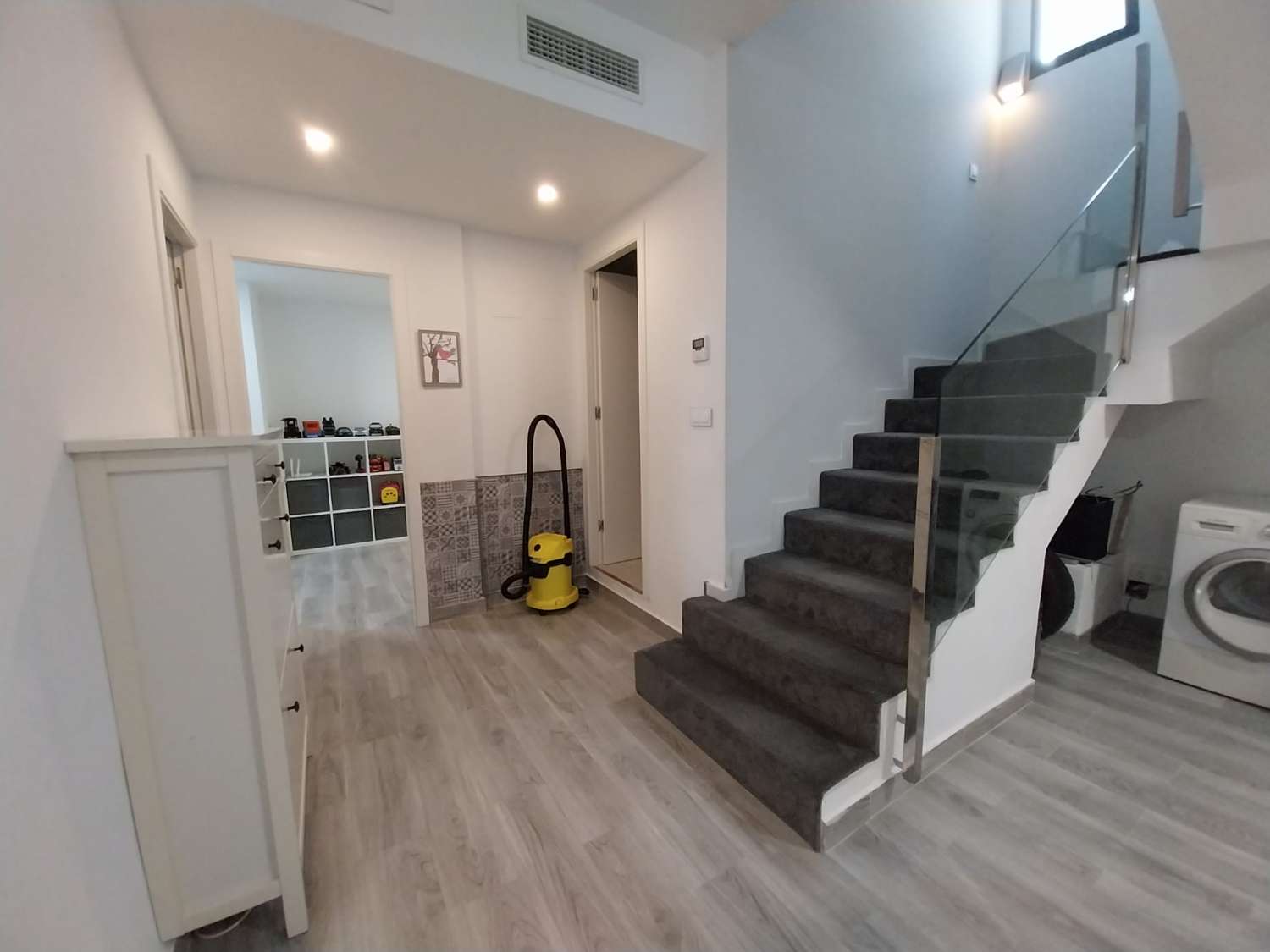 Villa moderne de 6 chambres avec piscine privée à Playa Flamenca/Villamartin.