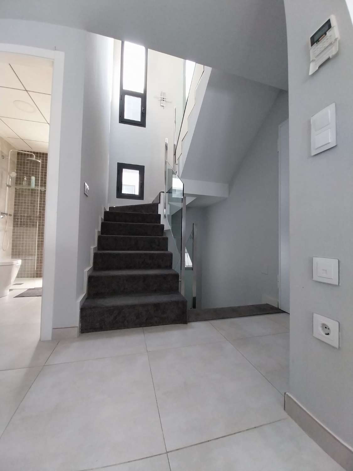 Villa moderne de 6 chambres avec piscine privée à Playa Flamenca/Villamartin.