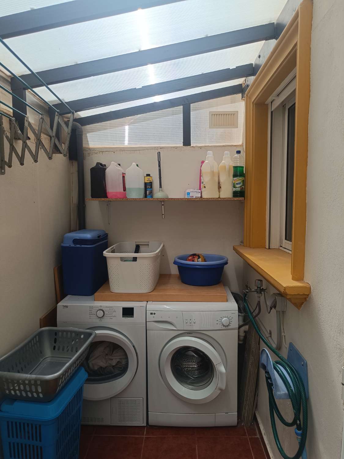 Vendu/Superbe maison de ville rénovée avec garage et solarium à Punta Prima