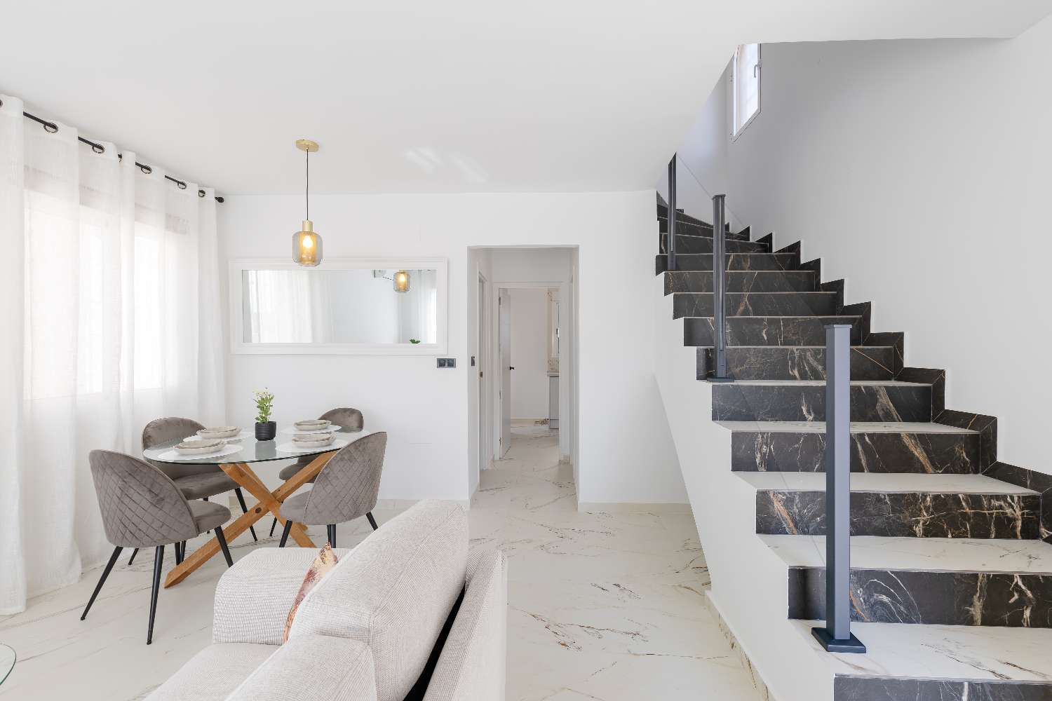 Fantastique villa complètement rénovée avec piscine privée et appartement séparé