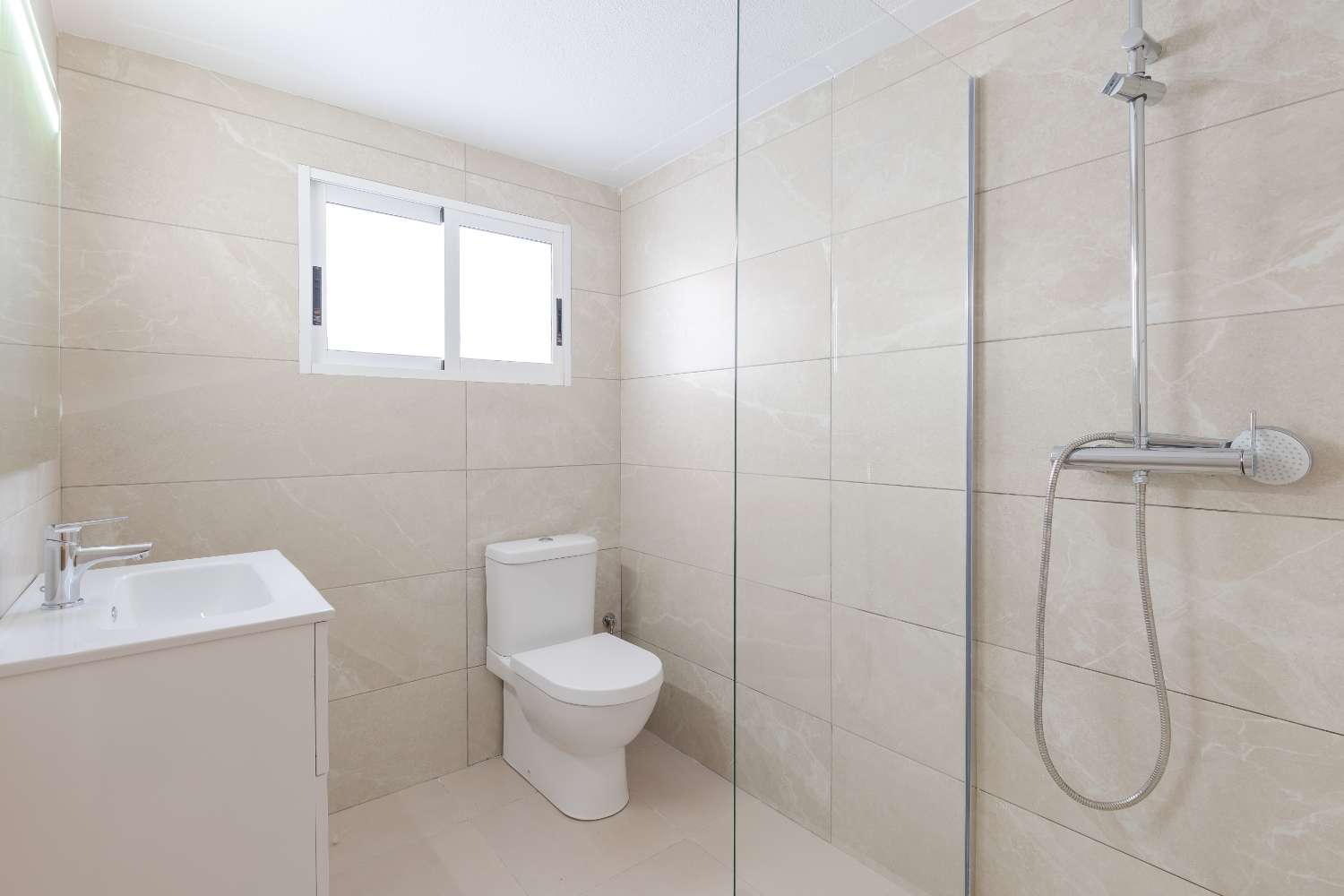 Fantastique villa complètement rénovée avec piscine privée et appartement séparé