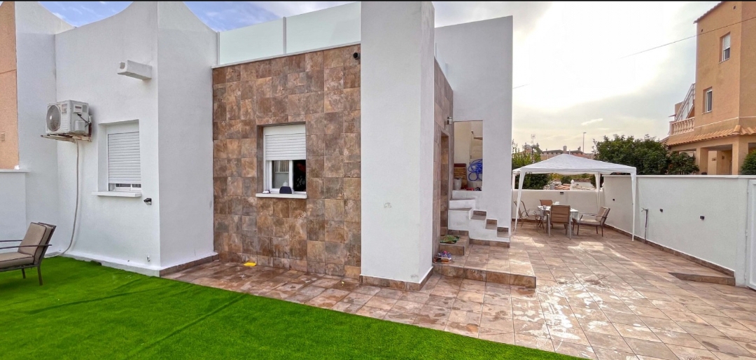 OFFRE! Villa jumelée moderne et rénovée à Playa Flamenca