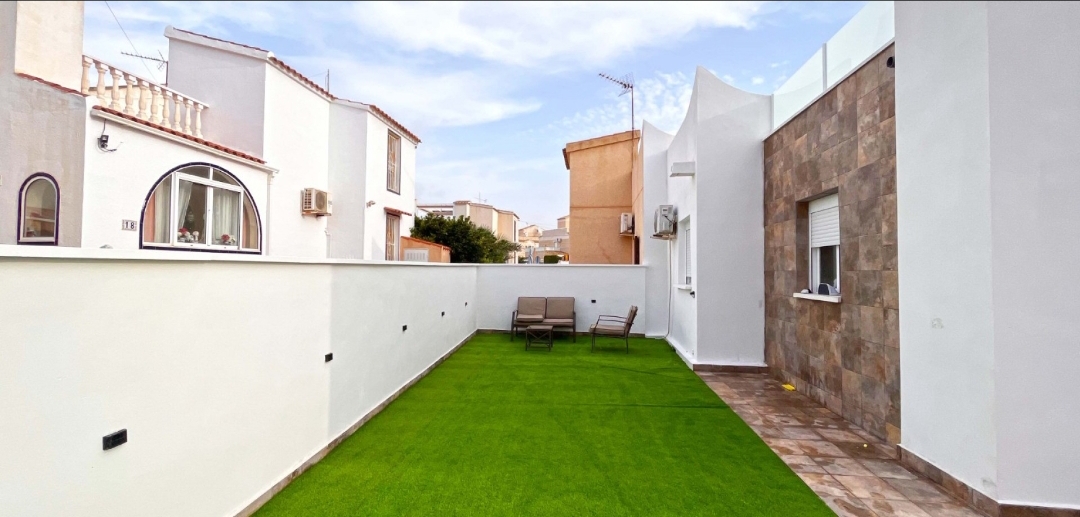 OFFRE! Villa jumelée moderne et rénovée à Playa Flamenca