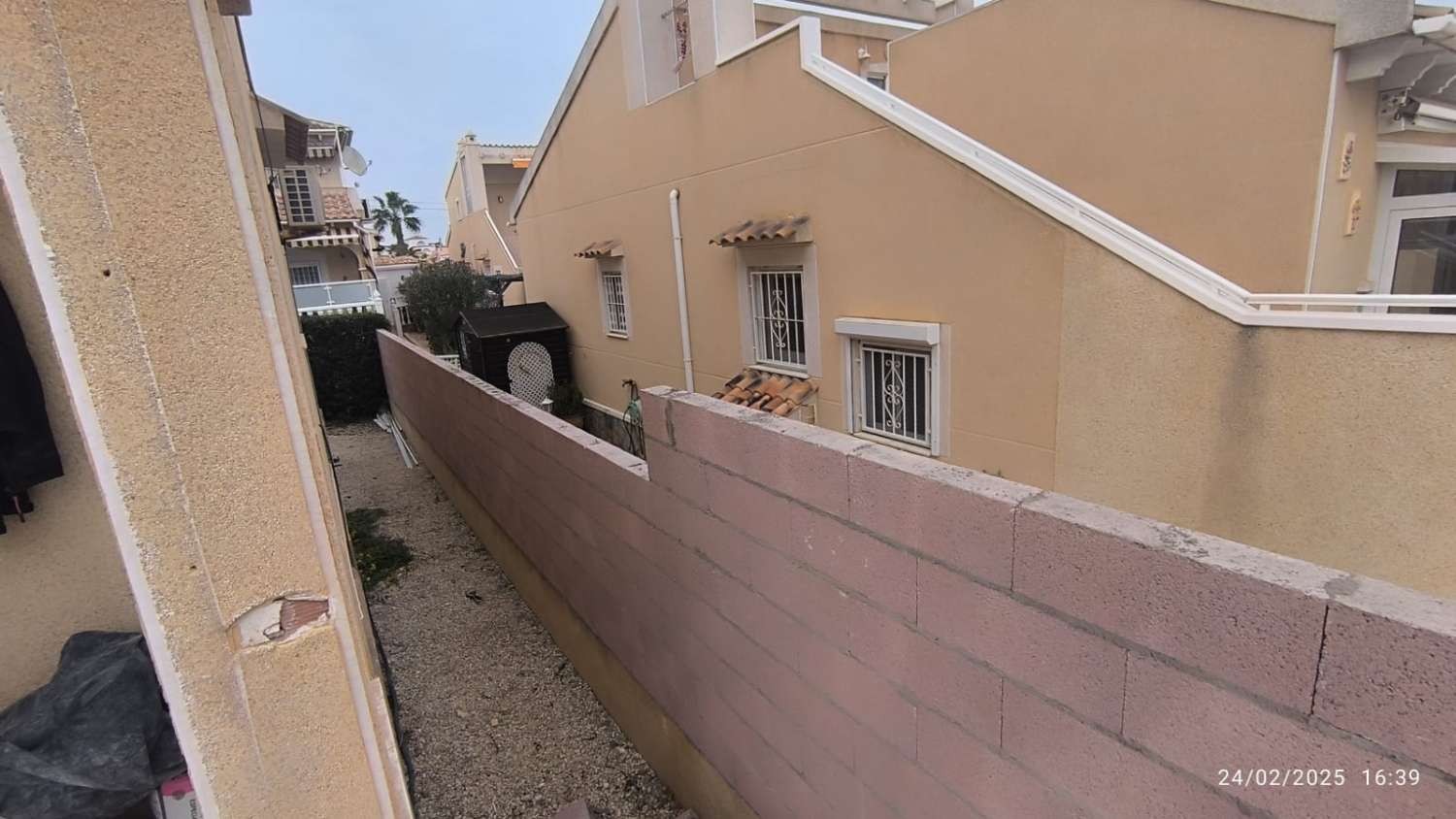 Villa avec piscine privée en cours de rénovation