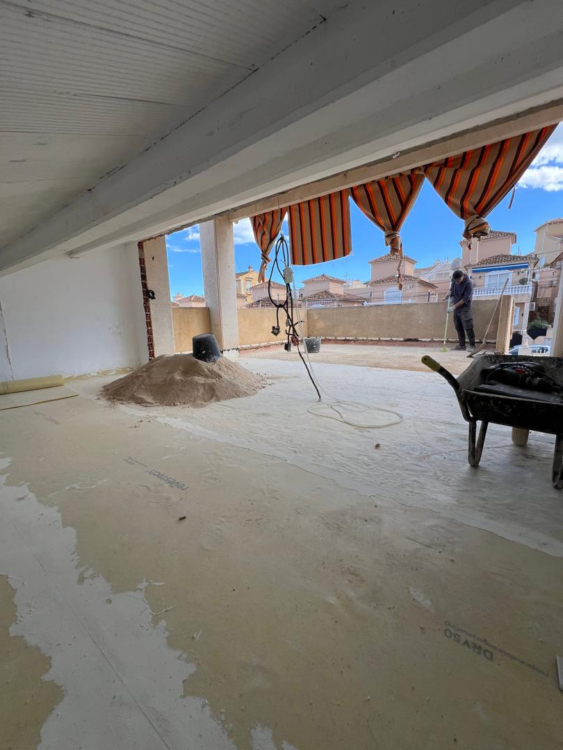 Villa avec piscine privée en cours de rénovation