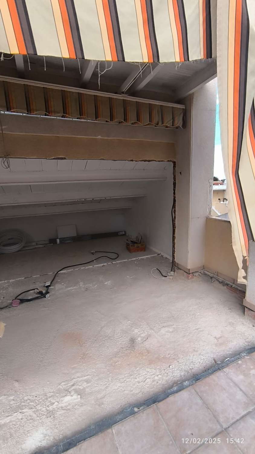 Villa avec piscine privée en cours de rénovation