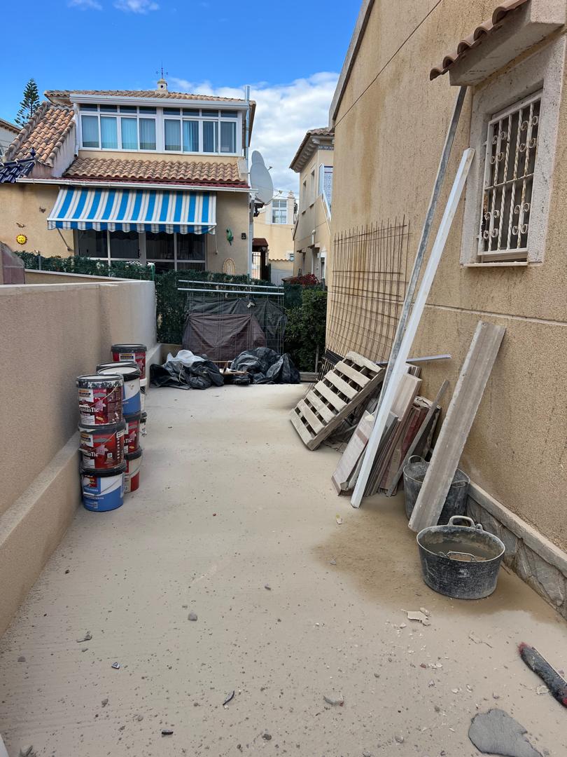 Villa avec piscine privée en cours de rénovation