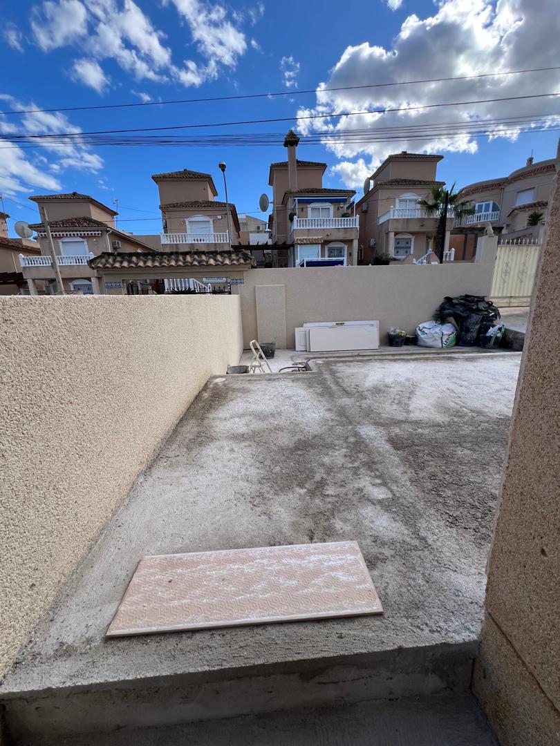 Villa avec piscine privée en cours de rénovation