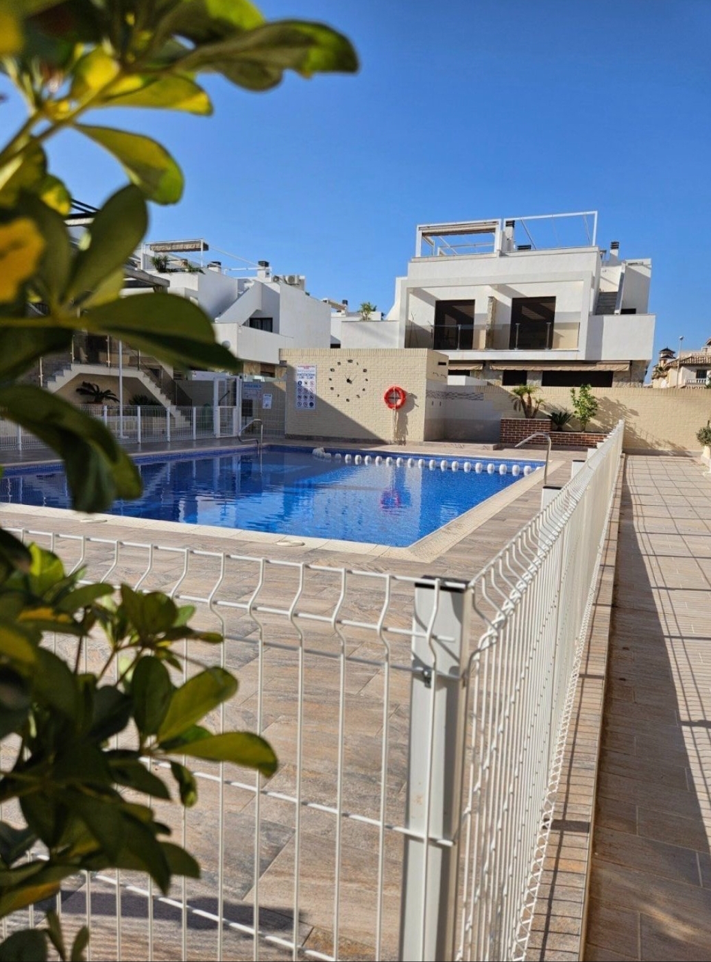 OFFRE! Bungalow moderne au rez-de-chaussée à Cabo Roig.