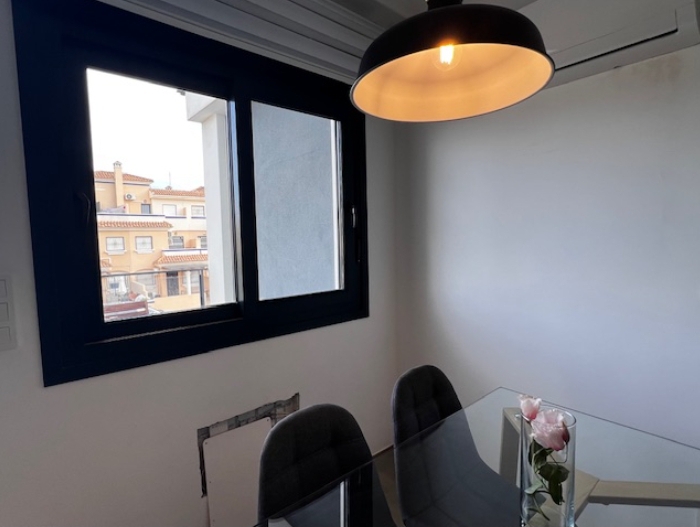 OFFRE ! Bungalow moderne au dernier étage à côté du boulevard La Zenia.