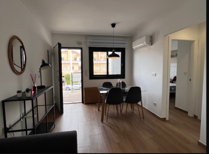 OFFRE ! Bungalow moderne au dernier étage à côté du boulevard La Zenia.