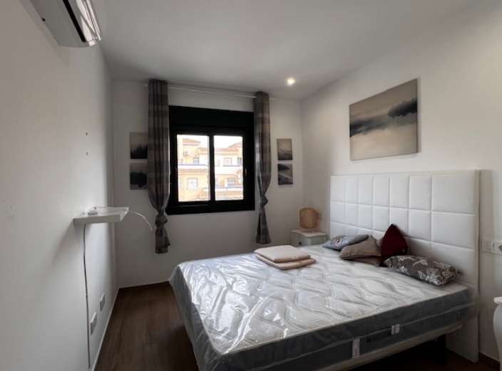 OFFRE ! Bungalow moderne au dernier étage à côté du boulevard La Zenia.