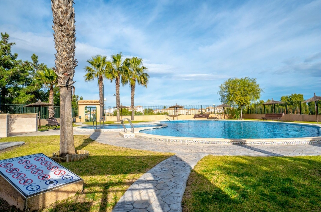 BEAUTIFUL QUAD IN DREAM HILLS, ORIHUELA COSTA AREA!