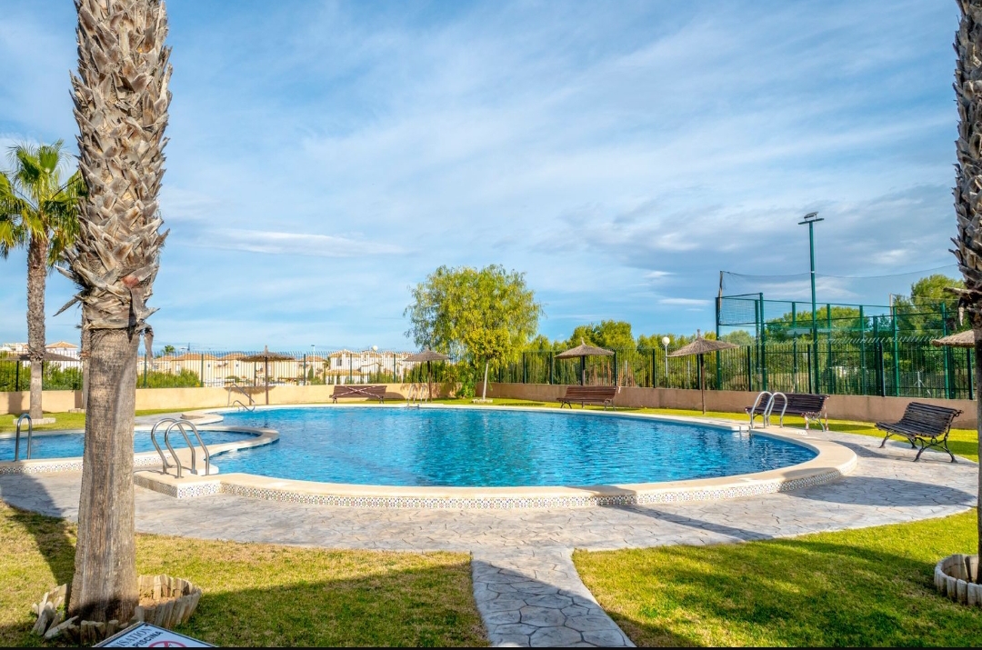 BEAUTIFUL QUAD IN DREAM HILLS, ORIHUELA COSTA AREA!