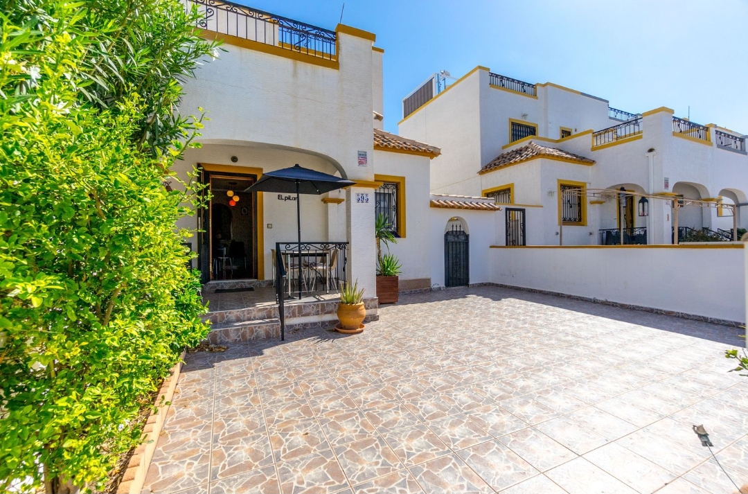 BEAUTIFUL QUAD IN DREAM HILLS, ORIHUELA COSTA AREA!