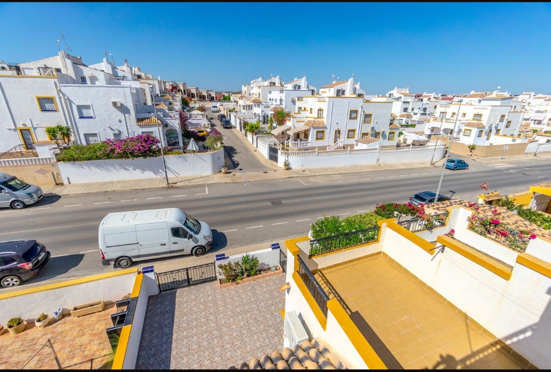 BEAUTIFUL QUAD IN DREAM HILLS, ORIHUELA COSTA AREA!