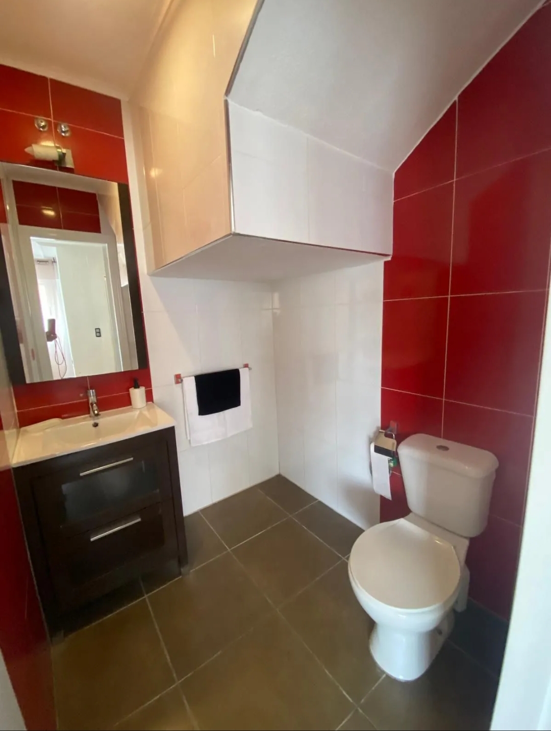 SPECIAL OFFER! Renovated 3-Bedroom Quad Villa in Los Altos